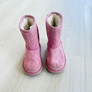 Classic II toddler pink star patterned Ugg Boot